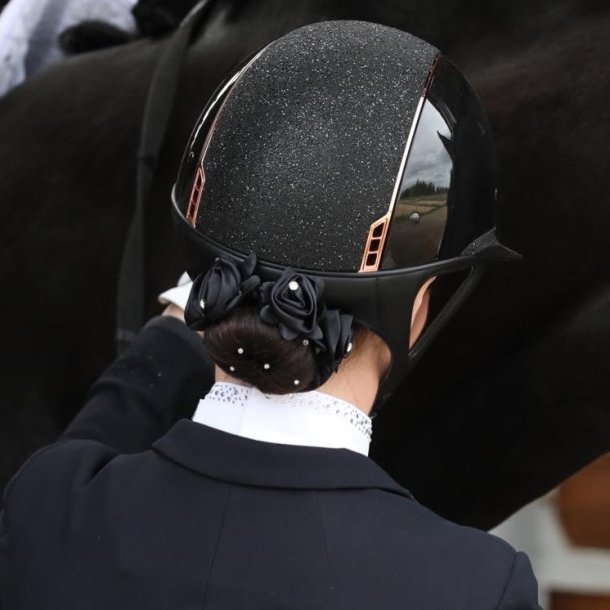 SD Diamond Rose Scrunchie. Black.