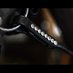 SD Rolled supergrip reins with Crystals. Black. 